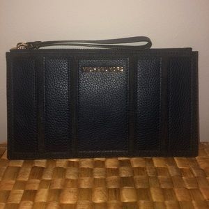 Micheal Kors Wristlet